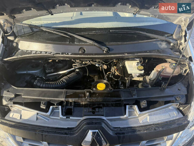 Серый Рено Мастер, объемом двигателя 2.3 л и пробегом 207 тыс. км за 12900 $, фото 16 на Automoto.ua