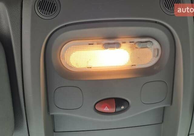 Сірий Рено Мастєр, об'ємом двигуна 2.3 л та пробігом 396 тис. км за 14800 $, фото 35 на Automoto.ua