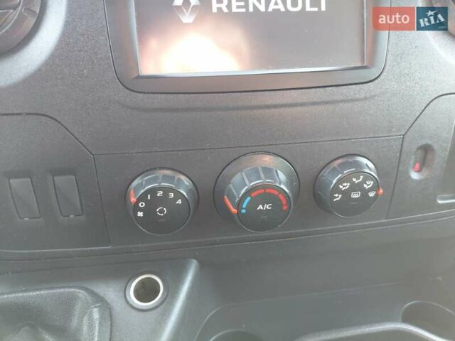 Серый Рено Мастер, объемом двигателя 2.3 л и пробегом 206 тыс. км за 14900 $, фото 56 на Automoto.ua