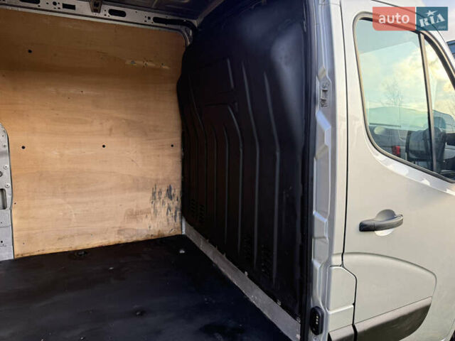 Сірий Рено Мастєр, об'ємом двигуна 2.3 л та пробігом 215 тис. км за 15999 $, фото 10 на Automoto.ua