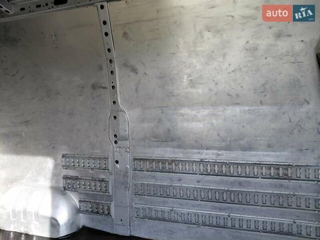 Серый Рено Мастер, объемом двигателя 2.3 л и пробегом 206 тыс. км за 14900 $, фото 17 на Automoto.ua