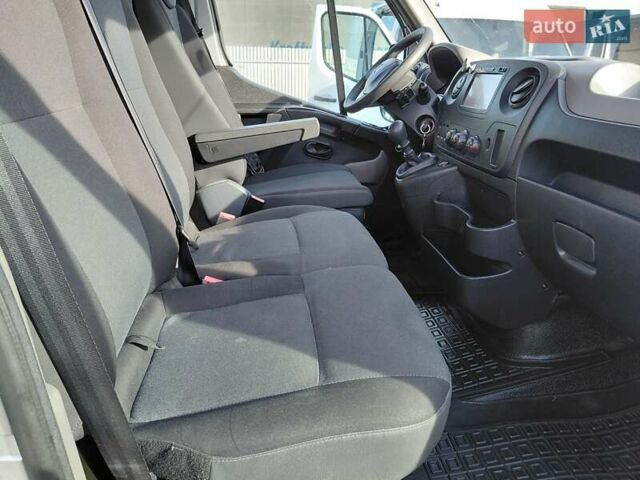 Серый Рено Мастер, объемом двигателя 2.3 л и пробегом 206 тыс. км за 14900 $, фото 43 на Automoto.ua