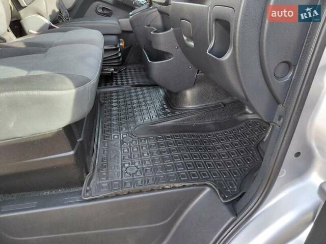 Серый Рено Мастер, объемом двигателя 2.3 л и пробегом 206 тыс. км за 14900 $, фото 48 на Automoto.ua