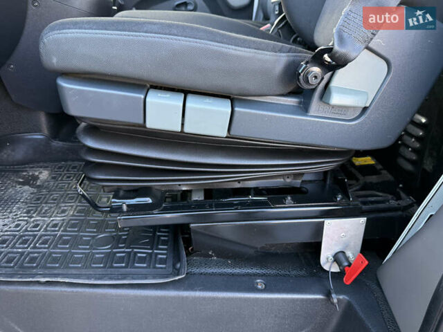 Серый Рено Мастер, объемом двигателя 2.3 л и пробегом 207 тыс. км за 12900 $, фото 10 на Automoto.ua