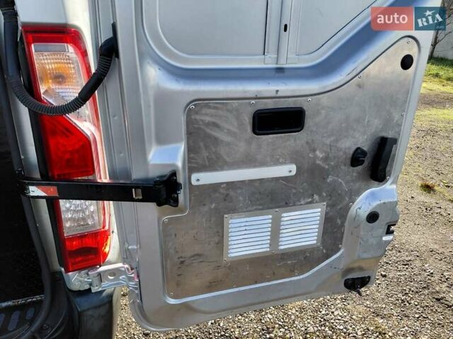 Серый Рено Мастер, объемом двигателя 2.3 л и пробегом 206 тыс. км за 14900 $, фото 23 на Automoto.ua
