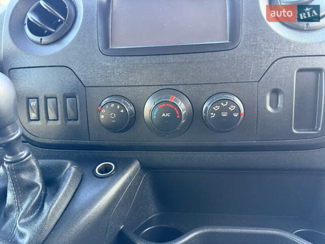 Серый Рено Мастер, объемом двигателя 2.3 л и пробегом 207 тыс. км за 12900 $, фото 14 на Automoto.ua