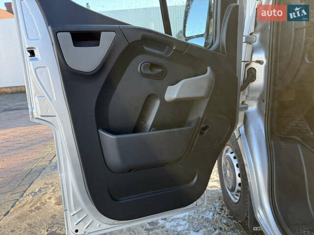 Серый Рено Мастер, объемом двигателя 2.3 л и пробегом 207 тыс. км за 12900 $, фото 7 на Automoto.ua