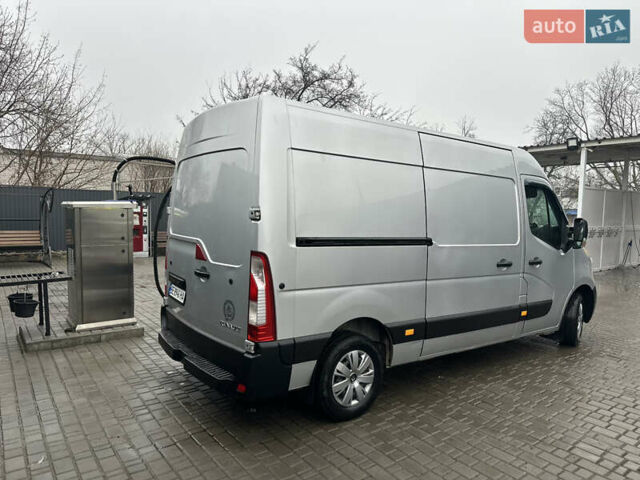 Серый Рено Мастер, объемом двигателя 2.3 л и пробегом 275 тыс. км за 15600 $, фото 4 на Automoto.ua