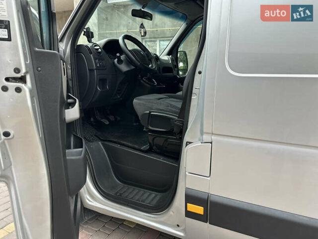 Серый Рено Мастер, объемом двигателя 2.3 л и пробегом 275 тыс. км за 15600 $, фото 7 на Automoto.ua