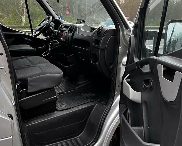 Серый Рено Мастер, объемом двигателя 2.3 л и пробегом 510 тыс. км за 16500 $, фото 17 на Automoto.ua