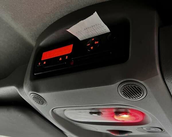 Серый Рено Мастер, объемом двигателя 2.3 л и пробегом 510 тыс. км за 16500 $, фото 38 на Automoto.ua