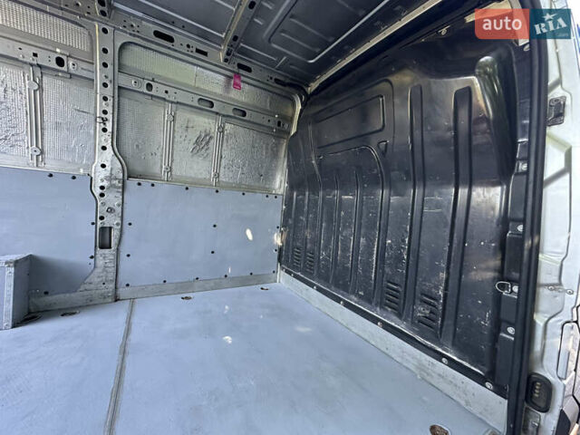 Серый Рено Мастер, объемом двигателя 2.3 л и пробегом 275 тыс. км за 15600 $, фото 16 на Automoto.ua