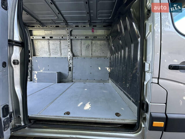 Серый Рено Мастер, объемом двигателя 2.3 л и пробегом 275 тыс. км за 15600 $, фото 17 на Automoto.ua