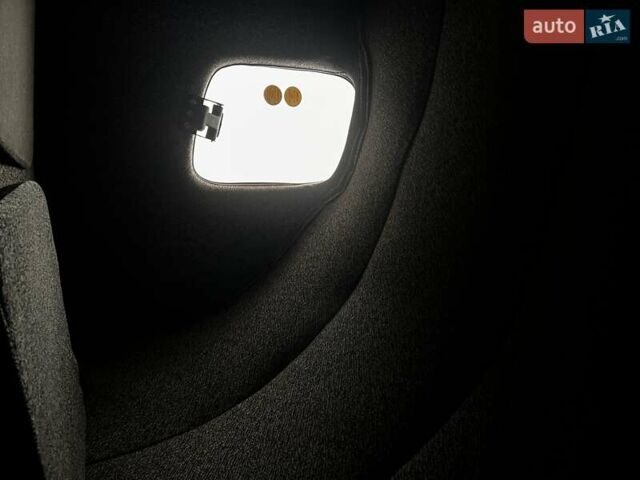 Серый Рено Мастер, объемом двигателя 2.3 л и пробегом 510 тыс. км за 16500 $, фото 3 на Automoto.ua