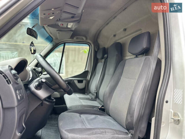Серый Рено Мастер, объемом двигателя 2.3 л и пробегом 275 тыс. км за 15600 $, фото 8 на Automoto.ua