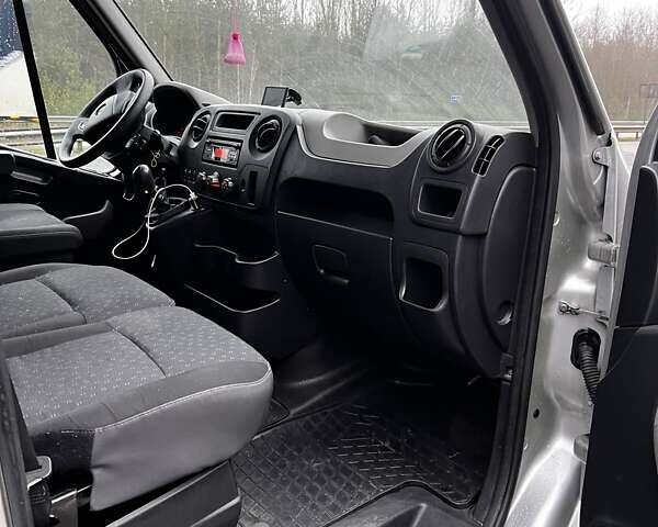 Серый Рено Мастер, объемом двигателя 2.3 л и пробегом 510 тыс. км за 16500 $, фото 18 на Automoto.ua