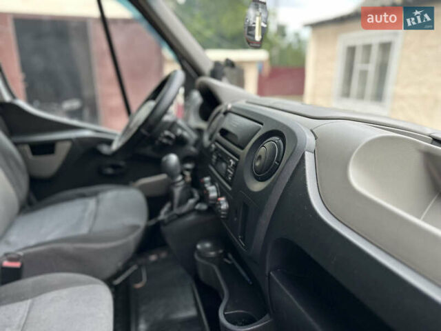 Серый Рено Мастер, объемом двигателя 2.3 л и пробегом 275 тыс. км за 15600 $, фото 13 на Automoto.ua