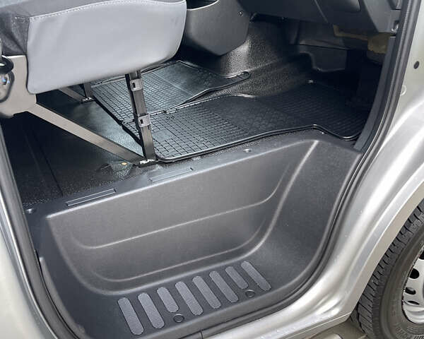 Сірий Рено Мастєр, об'ємом двигуна 2.3 л та пробігом 124 тис. км за 19500 $, фото 20 на Automoto.ua