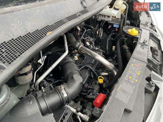 Серый Рено Мастер, объемом двигателя 2.3 л и пробегом 207 тыс. км за 18900 $, фото 7 на Automoto.ua