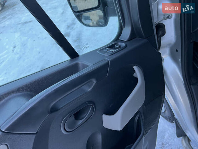 Серый Рено Мастер, объемом двигателя 2.3 л и пробегом 199 тыс. км за 18500 $, фото 18 на Automoto.ua