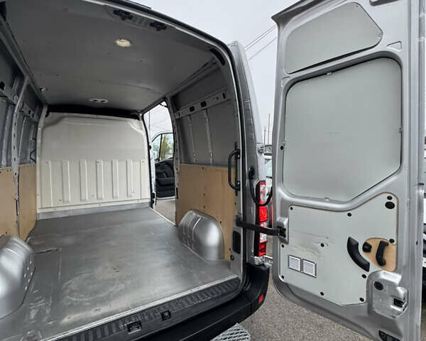 Сірий Рено Мастєр, об'ємом двигуна 2.3 л та пробігом 242 тис. км за 20700 $, фото 29 на Automoto.ua