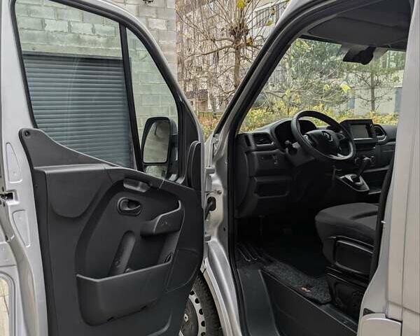 Сірий Рено Мастєр, об'ємом двигуна 2.3 л та пробігом 182 тис. км за 18500 $, фото 13 на Automoto.ua