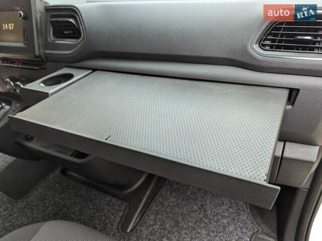 Сірий Рено Мастєр, об'ємом двигуна 2.3 л та пробігом 182 тис. км за 18500 $, фото 36 на Automoto.ua