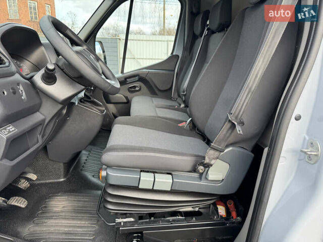 Серый Рено Мастер, объемом двигателя 2.3 л и пробегом 235 тыс. км за 21200 $, фото 26 на Automoto.ua