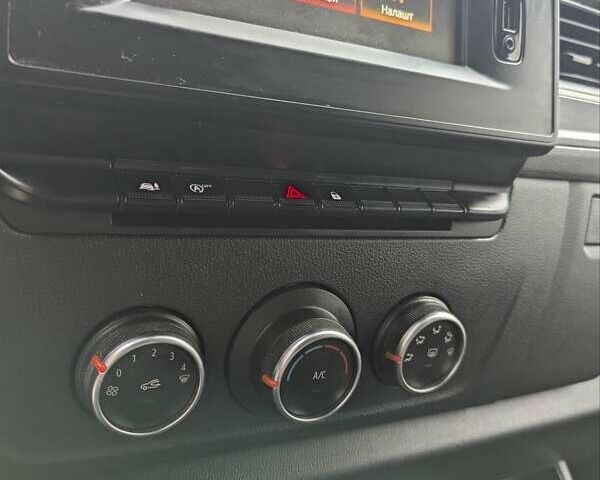 Сірий Рено Мастєр, об'ємом двигуна 2.3 л та пробігом 182 тис. км за 18500 $, фото 16 на Automoto.ua