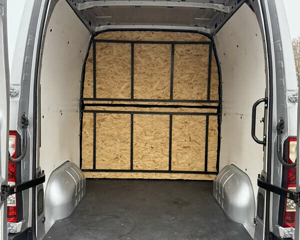 Сірий Рено Мастєр, об'ємом двигуна 2.3 л та пробігом 108 тис. км за 29990 $, фото 4 на Automoto.ua