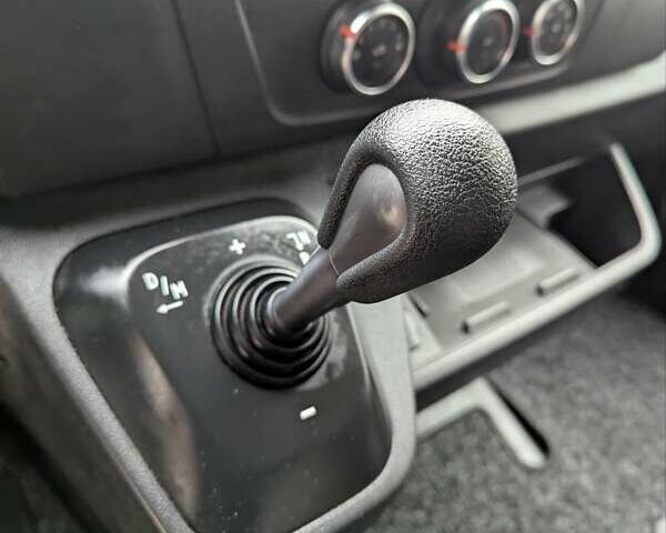 Сірий Рено Мастєр, об'ємом двигуна 2.3 л та пробігом 182 тис. км за 18500 $, фото 26 на Automoto.ua