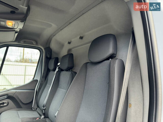 Серый Рено Мастер, объемом двигателя 2.3 л и пробегом 235 тыс. км за 21200 $, фото 28 на Automoto.ua