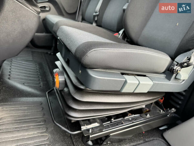 Серый Рено Мастер, объемом двигателя 2.3 л и пробегом 235 тыс. км за 21200 $, фото 27 на Automoto.ua