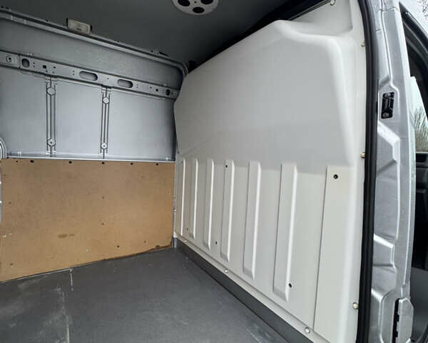 Сірий Рено Мастєр, об'ємом двигуна 2.3 л та пробігом 242 тис. км за 20700 $, фото 26 на Automoto.ua