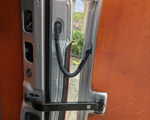 Сірий Рено Мастєр, об'ємом двигуна 2.3 л та пробігом 182 тис. км за 18500 $, фото 46 на Automoto.ua