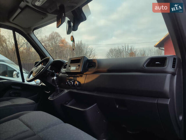 Серый Рено Мастер, объемом двигателя 0 л и пробегом 50 тыс. км за 27950 $, фото 28 на Automoto.ua