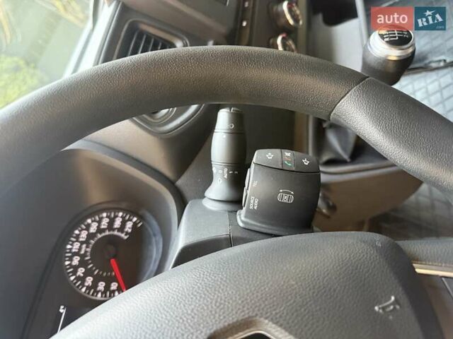 Серый Рено Мастер, объемом двигателя 2.3 л и пробегом 174 тыс. км за 18900 $, фото 62 на Automoto.ua