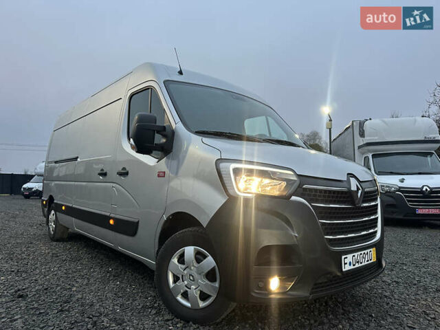 Серый Рено Мастер, объемом двигателя 2.3 л и пробегом 176 тыс. км за 21800 $, фото 3 на Automoto.ua