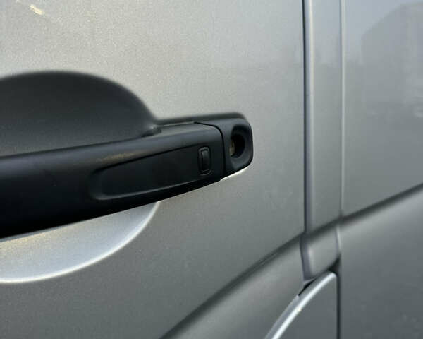 Серый Рено Мастер, объемом двигателя 2.3 л и пробегом 176 тыс. км за 21800 $, фото 14 на Automoto.ua