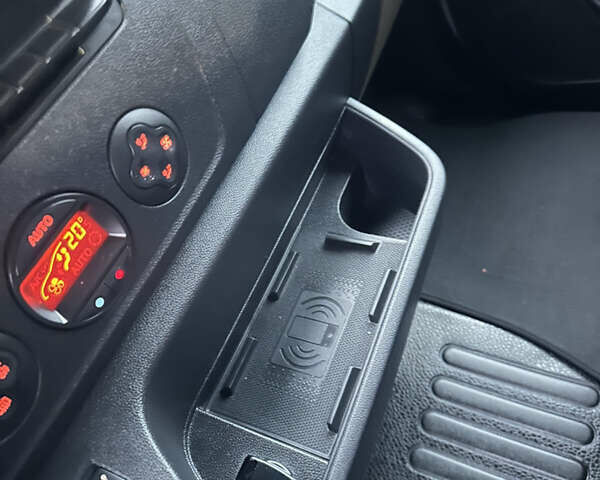 Серый Рено Мастер, объемом двигателя 2.3 л и пробегом 176 тыс. км за 21800 $, фото 47 на Automoto.ua