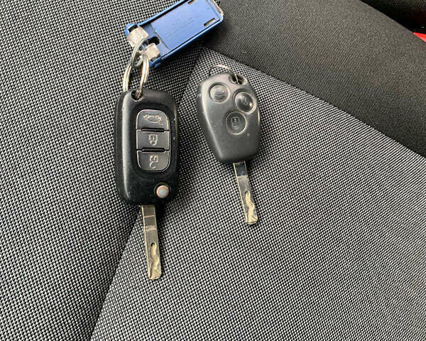 Сірий Рено Мастєр, об'ємом двигуна 0 л та пробігом 205 тис. км за 19700 $, фото 19 на Automoto.ua