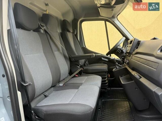 Серый Рено Мастер, объемом двигателя 2.3 л и пробегом 174 тыс. км за 18900 $, фото 70 на Automoto.ua