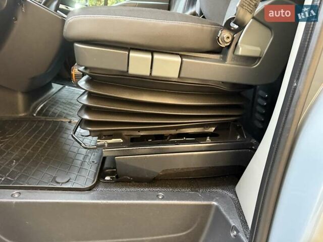 Серый Рено Мастер, объемом двигателя 2.3 л и пробегом 174 тыс. км за 18900 $, фото 52 на Automoto.ua