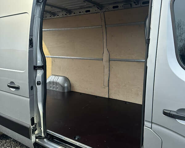 Серый Рено Мастер, объемом двигателя 2.3 л и пробегом 176 тыс. км за 21800 $, фото 44 на Automoto.ua