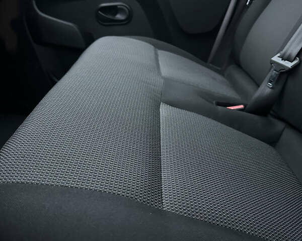 Серый Рено Мастер, объемом двигателя 2.3 л и пробегом 176 тыс. км за 21800 $, фото 57 на Automoto.ua