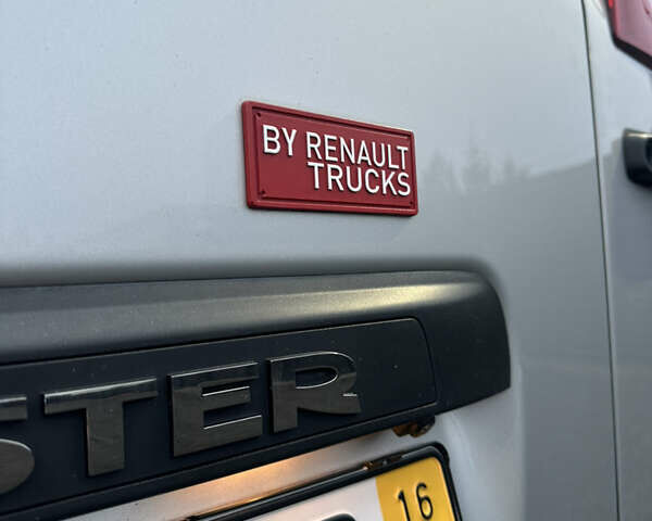 Серый Рено Мастер, объемом двигателя 2.3 л и пробегом 176 тыс. км за 21800 $, фото 11 на Automoto.ua