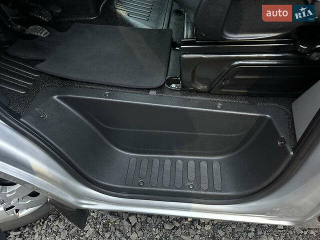 Серый Рено Мастер, объемом двигателя 2.3 л и пробегом 176 тыс. км за 21800 $, фото 49 на Automoto.ua