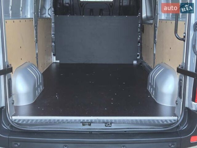 Серый Рено Мастер, объемом двигателя 2.3 л и пробегом 152 тыс. км за 19900 $, фото 5 на Automoto.ua