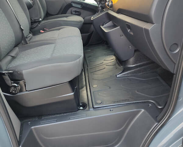 Серый Рено Мастер, объемом двигателя 2.3 л и пробегом 50 тыс. км за 27550 $, фото 36 на Automoto.ua