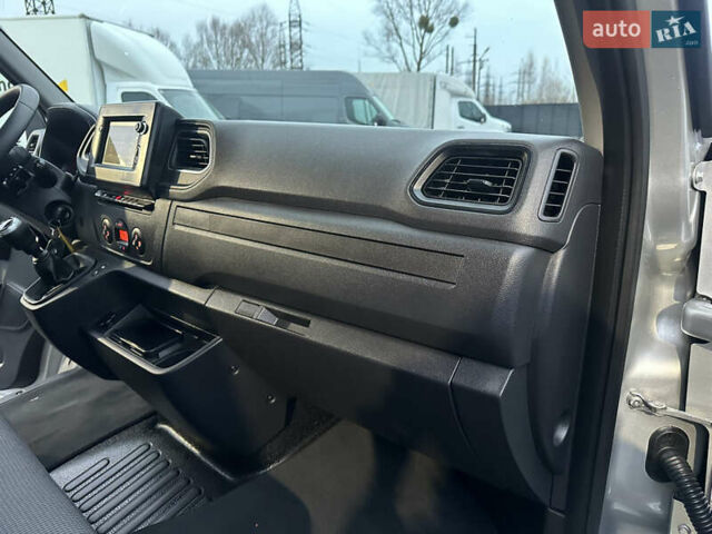 Серый Рено Мастер, объемом двигателя 2.3 л и пробегом 176 тыс. км за 21800 $, фото 66 на Automoto.ua